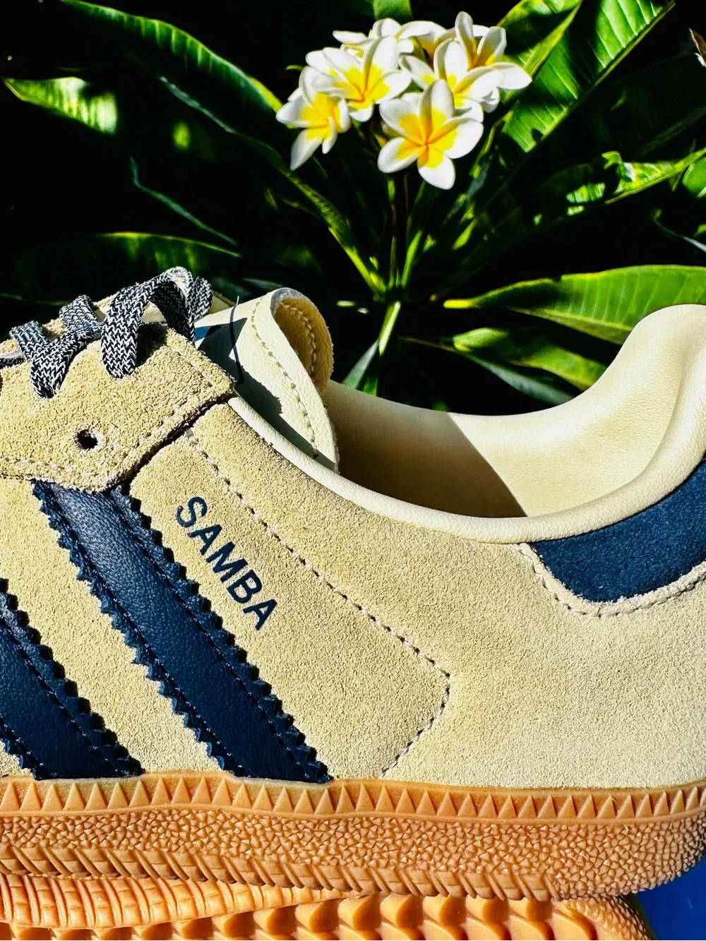 Adidas originals Samba  J Warm Vanilla/ Indigo